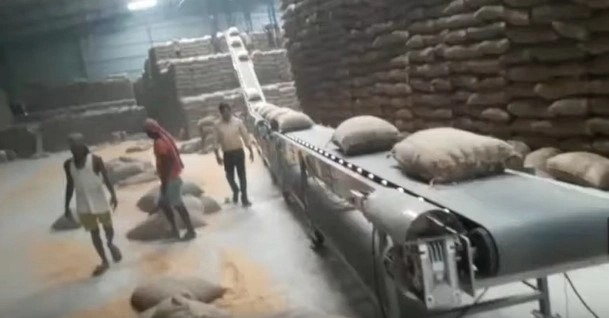 Corn bag high stacking